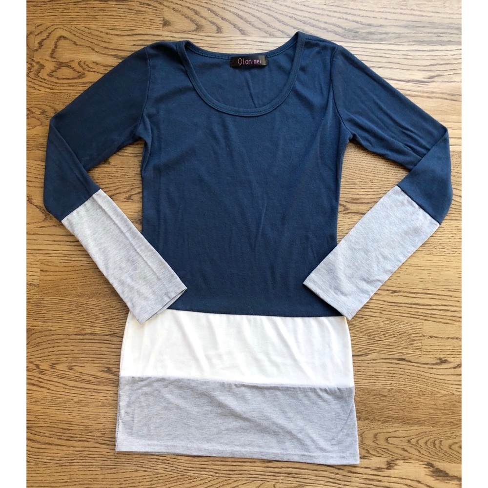 🛍Blue, white gray striped long sleeve shirt!🛍